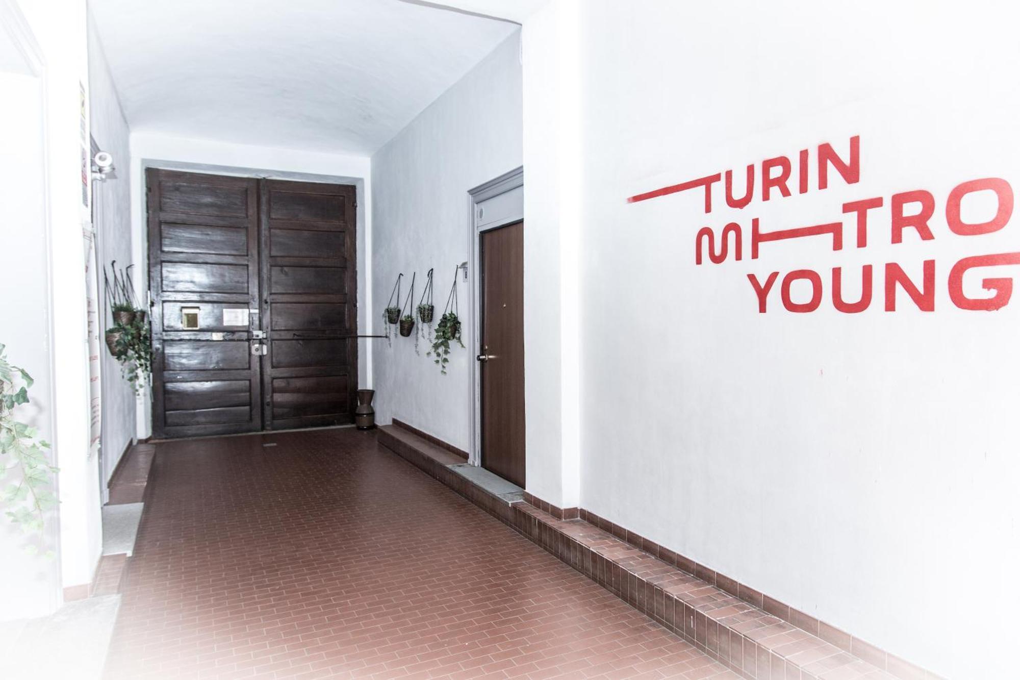 Guest House Turin Metro Young Exterior foto